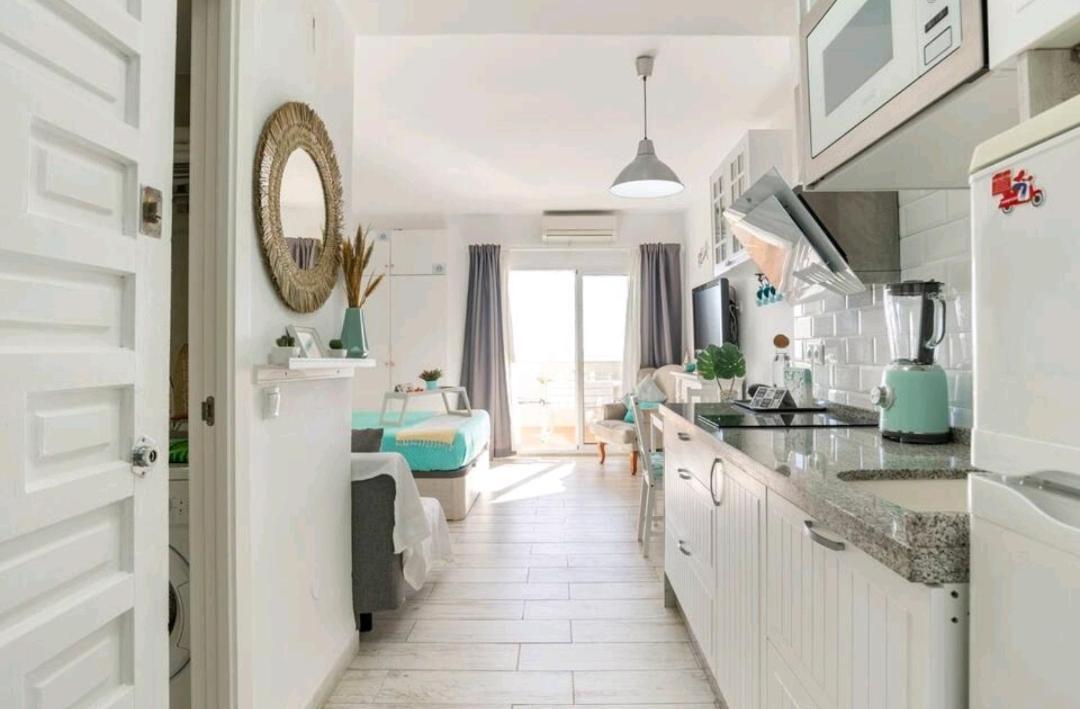 El Estudio De La Playa Benalbeach Holidays Deluxe Беналмадена Екстериор снимка