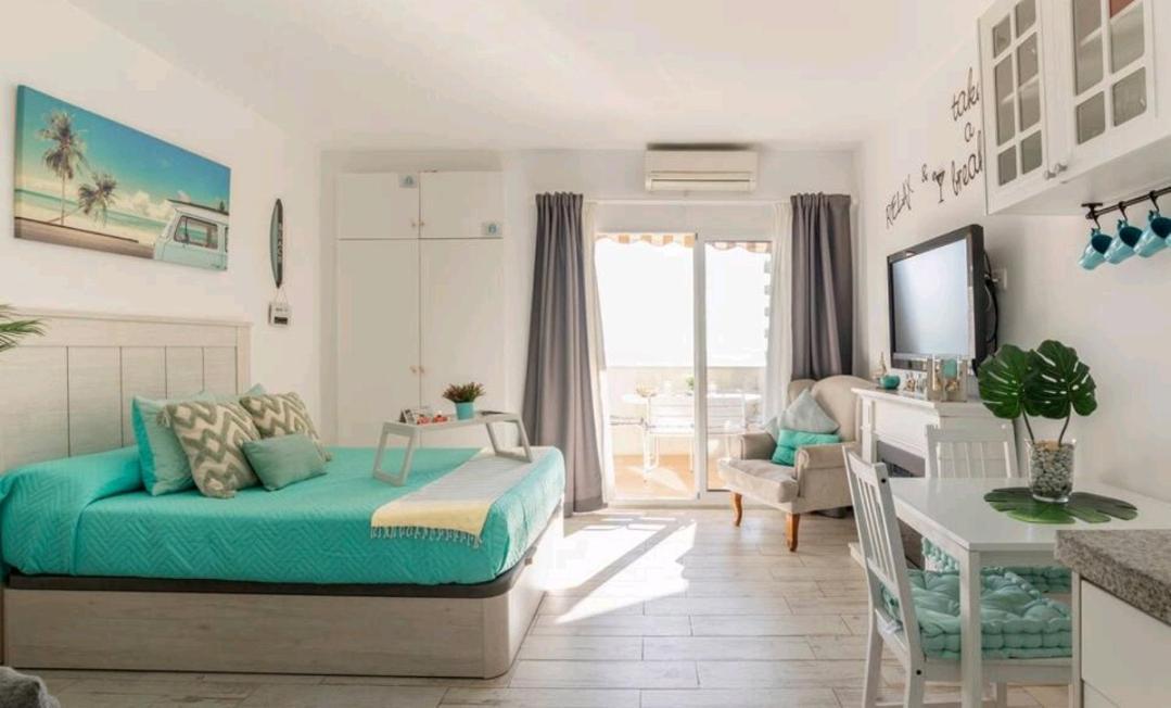 El Estudio De La Playa Benalbeach Holidays Deluxe Беналмадена Екстериор снимка