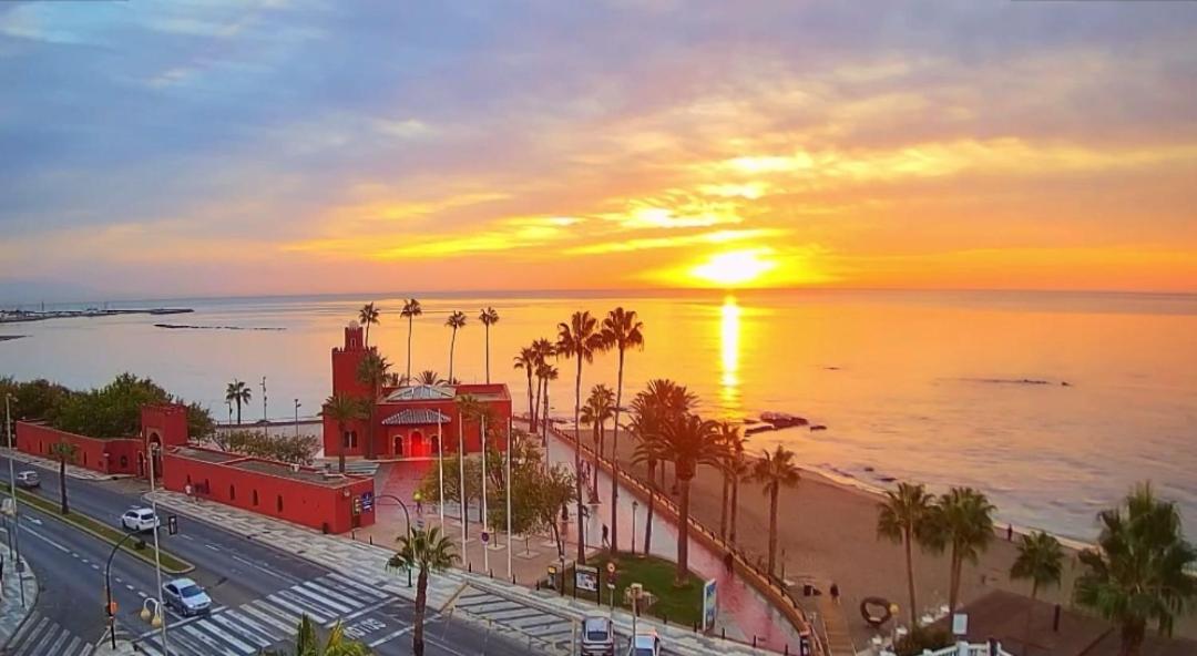 El Estudio De La Playa Benalbeach Holidays Deluxe Беналмадена Екстериор снимка